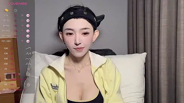 kiki-12 Show Webcam