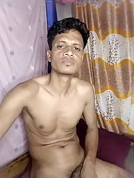 Priankaboudi élő XXX-chatje