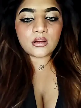 Sanaya_Gil Chat XXX live