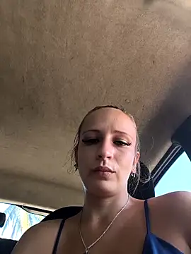 emma4xxx élő XXX-chatje