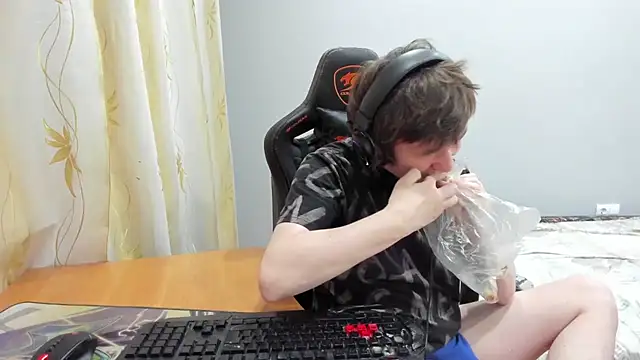 XXX chat uživo modela iliaskrislove