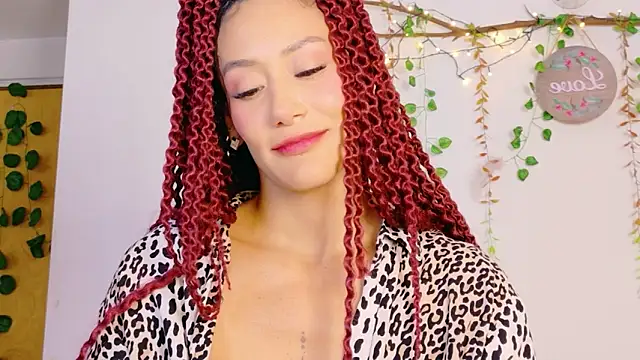 Ajua__Uva's Live XXX Chat