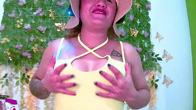 Crysrus Adlı Modelin Canlı XXX Sohbeti