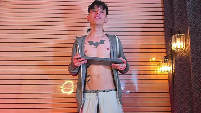 TheBatMansion – webcam-show