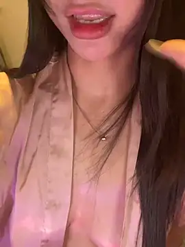 Windyy-trinh Adlı Modelin Canlı XXX Sohbeti