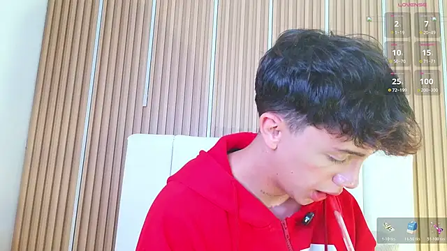 Tomy_RoxのライブXXXチャット