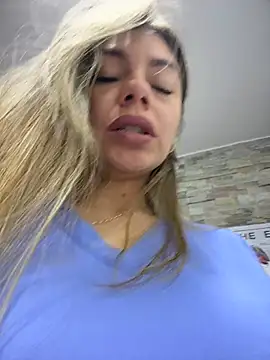 alicee16 在線直播表演