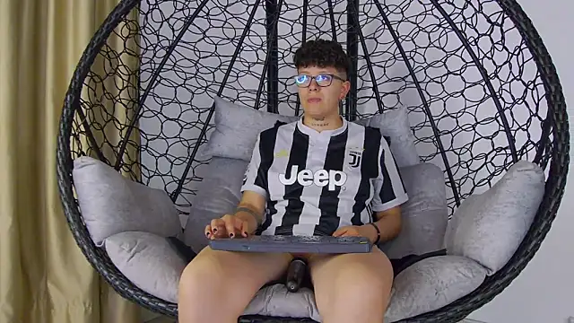 alex_noa – Naživo XXX chat