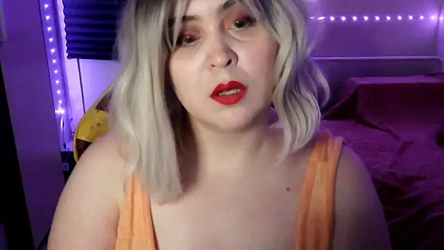 Lulovia's Live XXX Chat