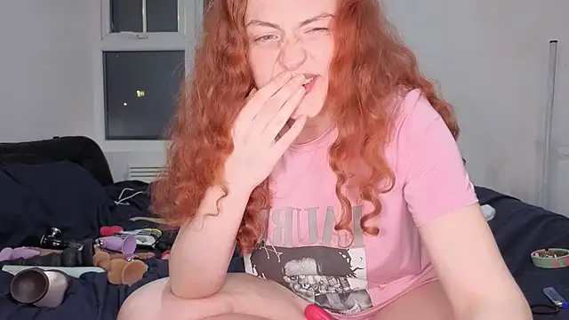 ENGLISHEMILY_69のライブXXXチャット