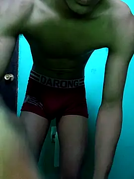 saik_03: διαδικτυακό σόου στην κάμερα