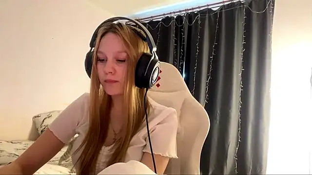 axin_burnell's Live XXX Chat