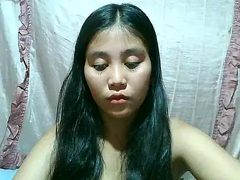 Webkamerová show SexyAsianPussy4u