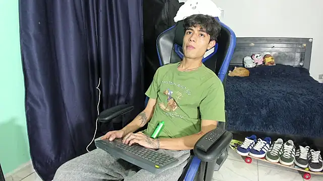 Chat XXX ao vivo de TYLERhHOT2005