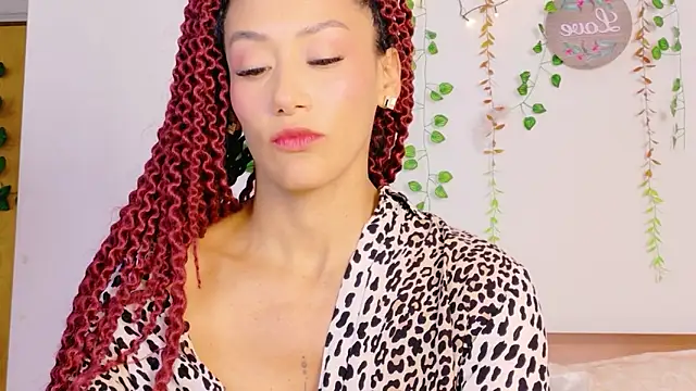 Ajua__Uva's Live XXX Chat