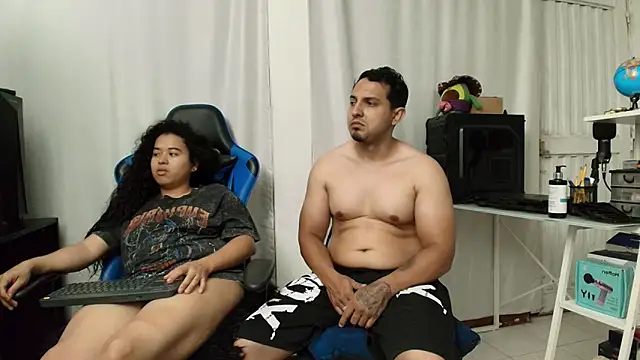 Pokazy przed kamerką – ema_abby