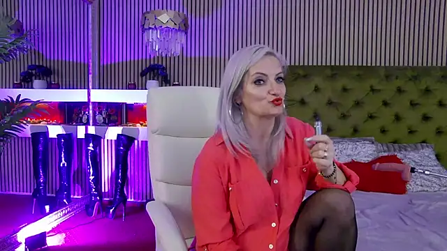 แชท XXX สดของ LadyTouch