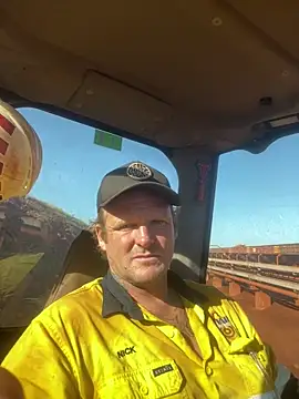 Pokazy przed kamerką – neeko_69