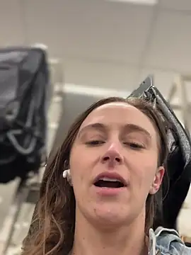 lunagirl13 – Naživo XXX chat