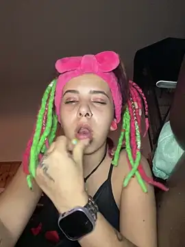 Živý XXX chat 420Lina666