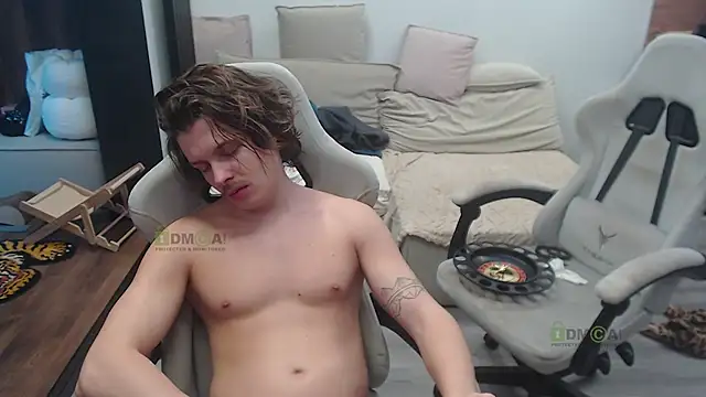 Sunny-Girl1: διαδικτυακό σόου στην κάμερα