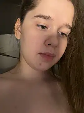 HornyGirlH 网络视讯表演