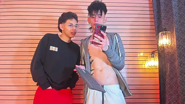 Chatroom XXX en direct de TheBatMansion