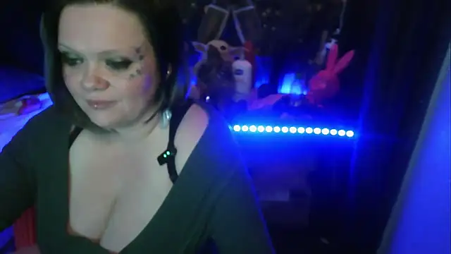 HoneyChambers 网络视讯表演