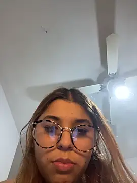 baddieasiantvのライブXXXチャット