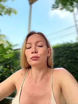 LavenderHot's Live XXX Chat