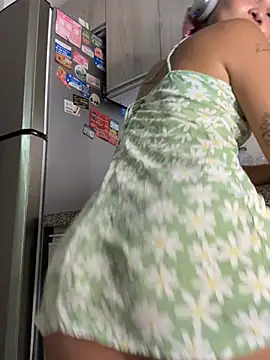 AkiraY10's Live XXX Chat