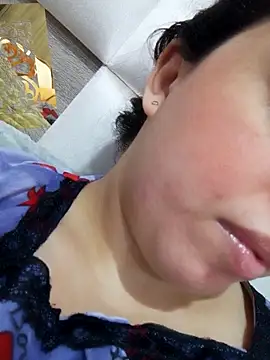 دردشة Beerrry الجنسية المباشرة