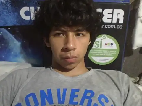 Show modela Carlos_Albert02 na web-kameri