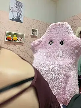 Irresistible24's Live XXX Chat