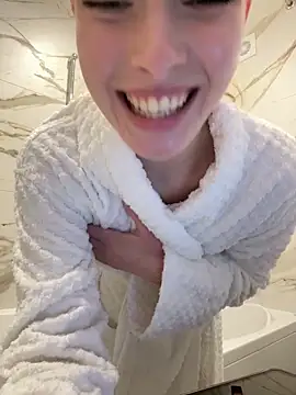 FriendlyFire_18: вебкам-шоу