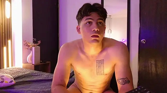 MrAdonis_'s Webcam Show