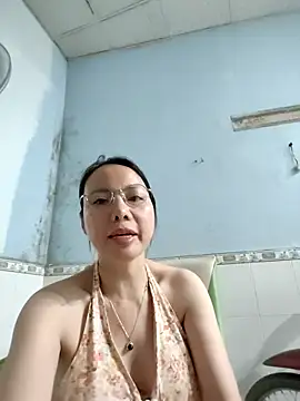 Famrita 现场XXX聊天