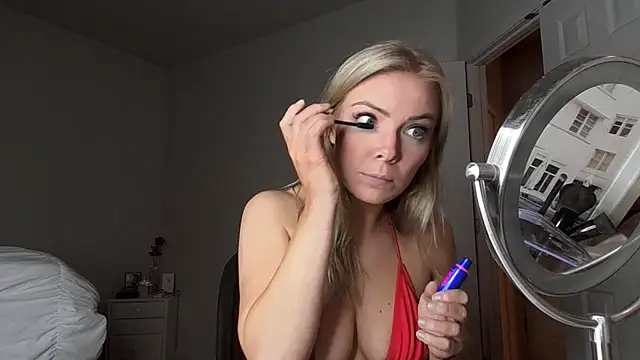 Ninavale: вебкам-шоу