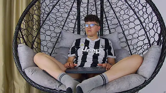 Онлайн чат XXX alex_noa