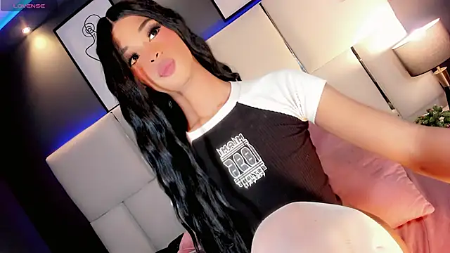 Kornylovee 网络视讯表演