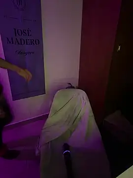 Show modela Akane_Chan na web-kameri