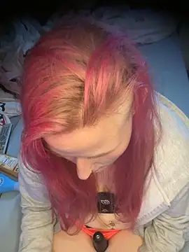 HotPurpleHaze: διαδικτυακό σόου στην κάμερα