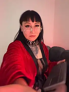 Czat XXX na żywo – Ravenna666_