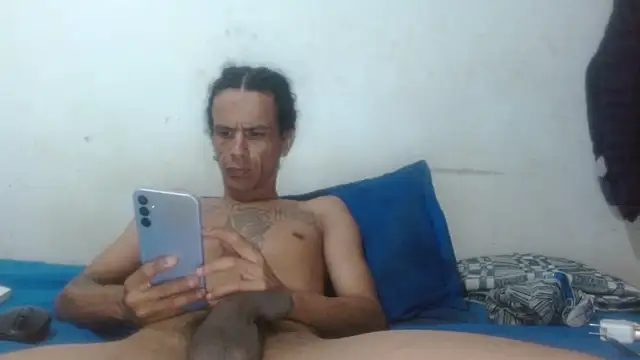 Pokazy przed kamerką – damian_bottom_bigcock