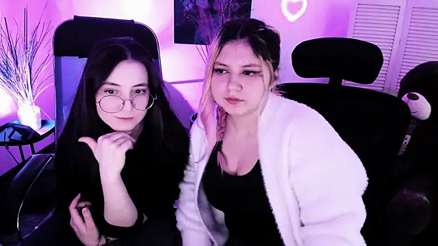 DiaAngell's Live XXX Chat