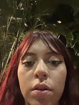 Chatroom XXX en direct de RojitasTeaseX_