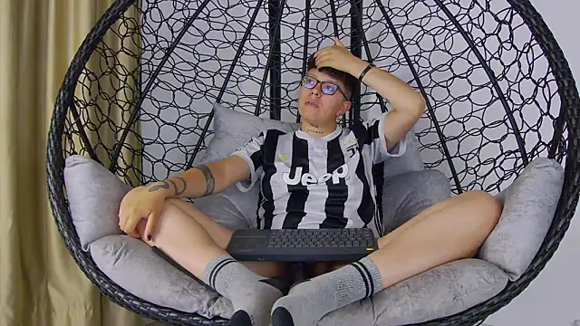 alex_noa's Live XXX Chat