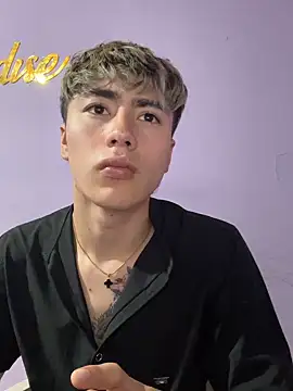 AlexanderCollman2's Webcam Show