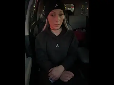 Babii_Nova élő XXX-chatje