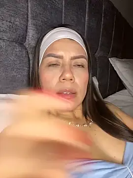 martina_contreras' Webcam Show